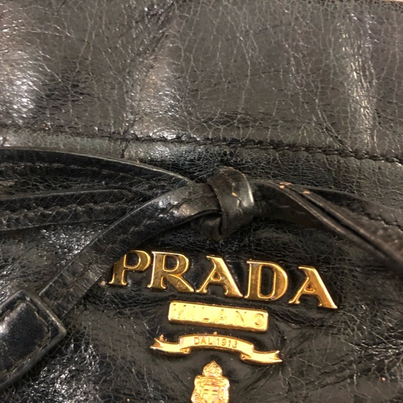 Authentic Prada calfskin leather handbag black and gold - Picture 5 of 14
